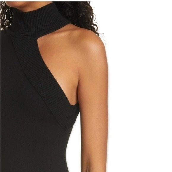 ALICE + OLIVIA Kiki Shoulder Cutout Body-Con Sweater Dress in Black - NWT - Picture 4 of 10
